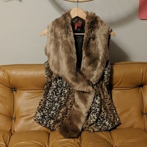 5|48 🧿 Faux Fur Leopard Vest w/ oversized collar